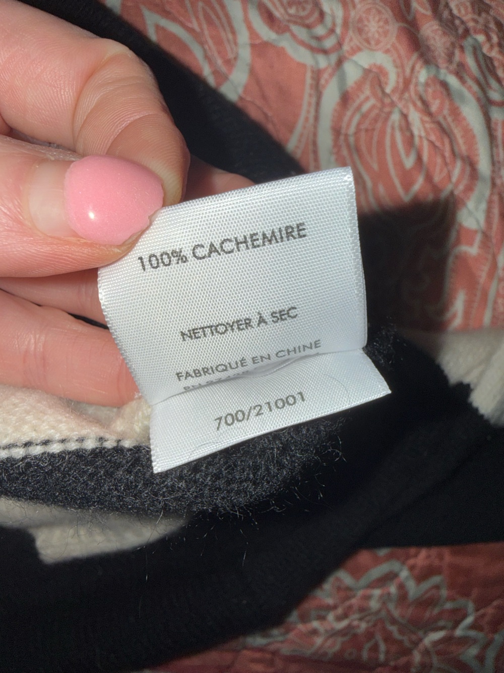 🆕 White + Warren cashmere crewneck sweater size L in Black and Natural Striped - Picture 11 of 16